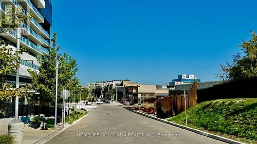 733 - 20 O'Neill Road, Toronto, ON - Outdoor