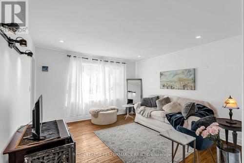 543 Fifth Street E, Cornwall, ON - Indoor Photo Showing Living Room