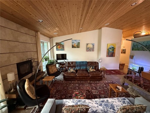 2623 Yardarm Rd, Pender Island, BC 