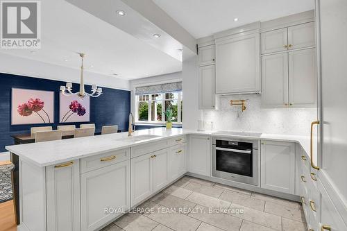 7 Second Avenue, Ottawa, ON - Indoor Photo Showing Kitchen With Upgraded Kitchen