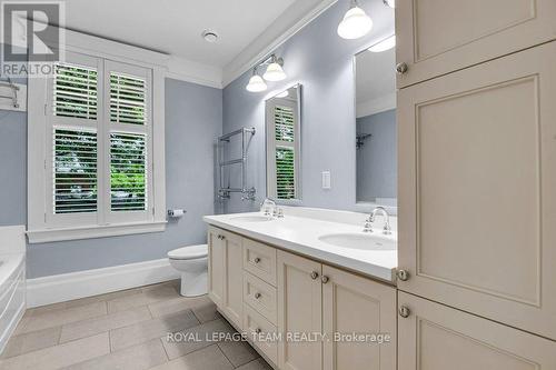 7 Second Avenue, Ottawa, ON - Indoor Photo Showing Bathroom