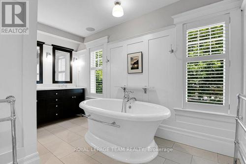 7 Second Avenue, Ottawa, ON - Indoor Photo Showing Bathroom