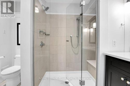 7 Second Avenue, Ottawa, ON - Indoor Photo Showing Bathroom
