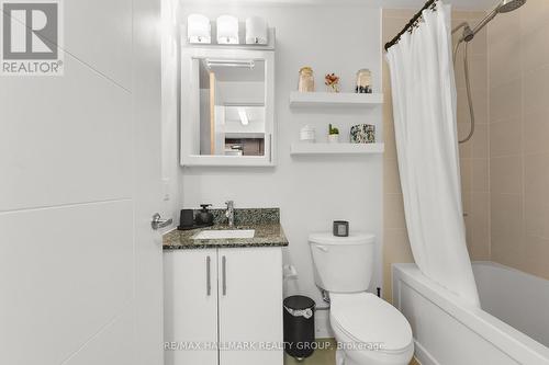 1510 - 179 Metcalfe Street, Ottawa, ON - Indoor Photo Showing Bathroom