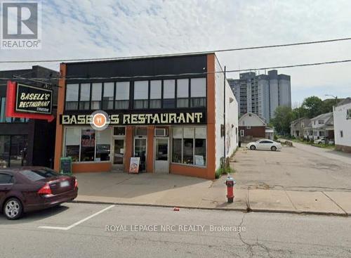 4880 Victoria Avenue, Niagara Falls (Downtown), ON 