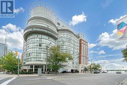 429 - 550 QUEENS QUAY W  Toronto, ON M5V 3M8