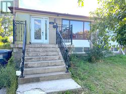 11 MELPHAM COURT  Toronto, ON M9V 2H2