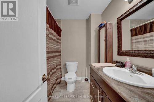 377 Linden Street, Oshawa (Donevan), ON - Indoor Photo Showing Bathroom