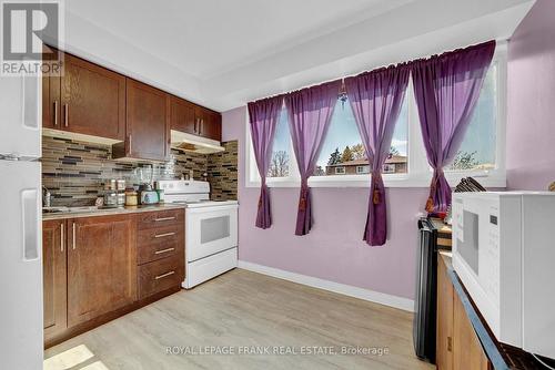 377 Linden Street, Oshawa (Donevan), ON - Indoor Photo Showing Kitchen