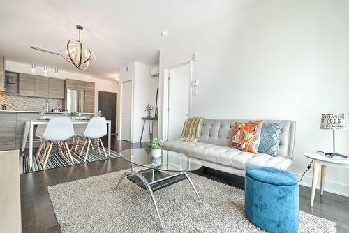 Living room - 1605-1800 Boul. René-Lévesque O., Montréal (Ville-Marie), QC - Indoor Photo Showing Living Room