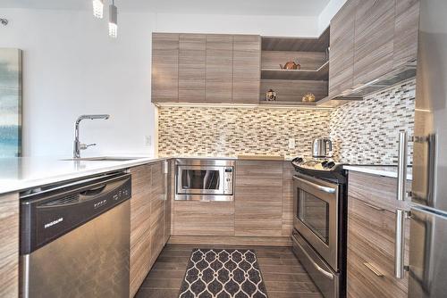 Kitchen - 1605-1800 Boul. René-Lévesque O., Montréal (Ville-Marie), QC - Indoor Photo Showing Kitchen With Upgraded Kitchen