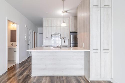 Cuisine - 806-740 Av. Victoria, Saint-Lambert, QC - Indoor Photo Showing Kitchen