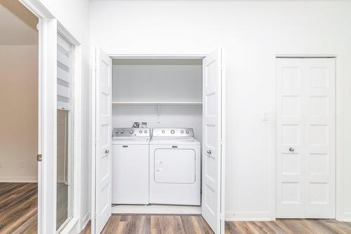 Salle de lavage - 806-740 Av. Victoria, Saint-Lambert, QC - Indoor Photo Showing Laundry Room