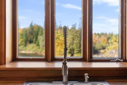 Kitchen - 259 Boul. Jacques-Cartier, Shannon, QC - Indoor Photo Showing Other Room