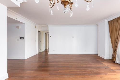 Living room - 7N-1650 Rue Sherbrooke O., Montréal (Ville-Marie), QC - Indoor Photo Showing Other Room