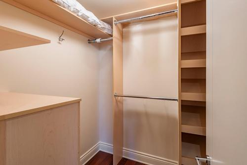 Walk-in closet - 7N-1650 Rue Sherbrooke O., Montréal (Ville-Marie), QC - Indoor With Storage