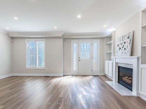 62-455 Apache Court, Mississauga, ON - Indoor Photo Showing Living Room With Fireplace