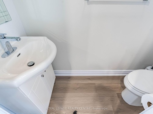 62-455 Apache Court, Mississauga, ON - Indoor Photo Showing Bathroom