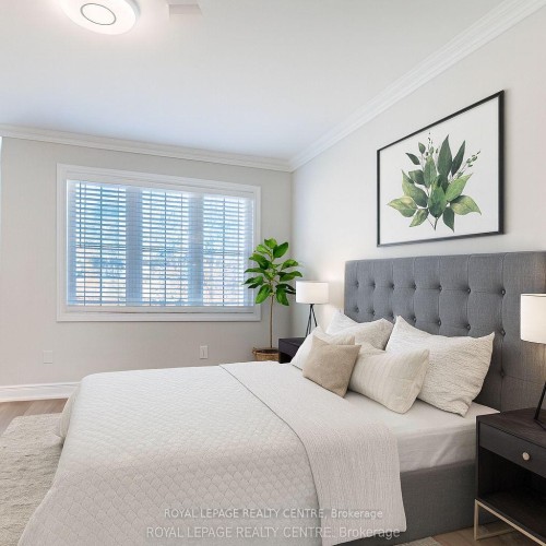 62-455 Apache Court, Mississauga, ON - Indoor Photo Showing Bedroom