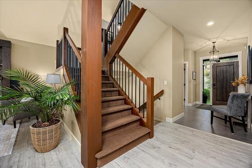 2551 Paramount Drive, West Kelowna, BC - Indoor Photo Showing Other Room