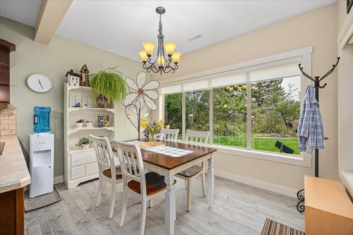 2551 Paramount Drive, West Kelowna, BC - Indoor Photo Showing Dining Room