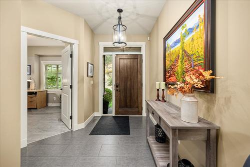 2551 Paramount Drive, West Kelowna, BC - Indoor Photo Showing Other Room