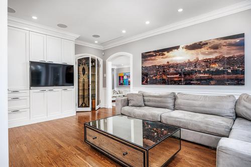 Family room - 801 Ch. Caledonia, Mont-Royal, QC - Indoor Photo Showing Living Room
