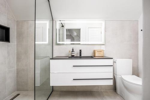 Bathroom - 801 Ch. Caledonia, Mont-Royal, QC - Indoor Photo Showing Bathroom