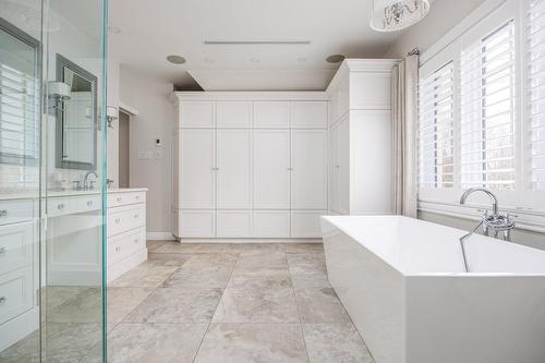 Ensuite bathroom - 801 Ch. Caledonia, Mont-Royal, QC - Indoor