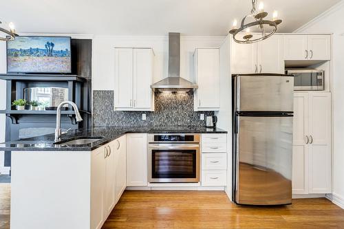 Cuisine - 3437 Av. De Lorimier, Montréal (Le Plateau-Mont-Royal), QC - Indoor Photo Showing Kitchen With Double Sink With Upgraded Kitchen