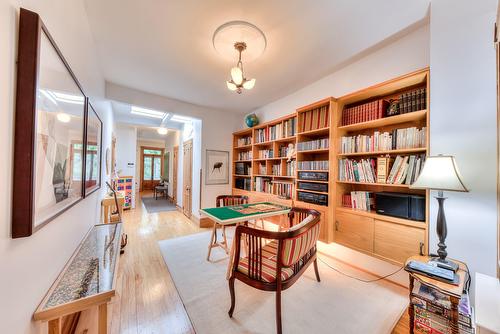 Bibliothèque - 4579  - 4581 Rue St-André, Montréal (Le Plateau-Mont-Royal), QC - Indoor