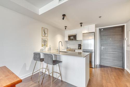 Kitchen - 503-5227 Boul. Décarie, Montréal (Côte-Des-Neiges/Notre-Dame-De-Grâce), QC - Indoor Photo Showing Kitchen With Upgraded Kitchen
