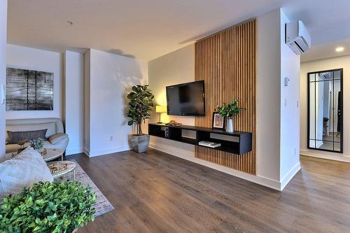 Living room - 201-3900 Boul. Henri-Bourassa E., Montréal (Montréal-Nord), QC - Indoor Photo Showing Living Room