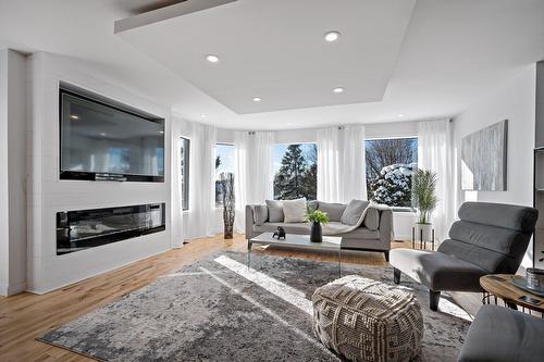 Salon - 22 Rue Des Ardoises, Sainte-Agathe-Des-Monts, QC - Indoor Photo Showing Living Room With Fireplace