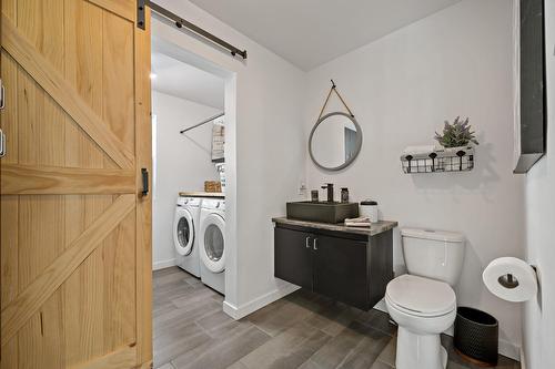 Salle d'eau - 22 Rue Des Ardoises, Sainte-Agathe-Des-Monts, QC - Indoor Photo Showing Laundry Room