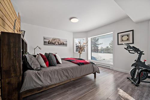 Chambre à coucher - 22 Rue Des Ardoises, Sainte-Agathe-Des-Monts, QC - Indoor Photo Showing Bedroom