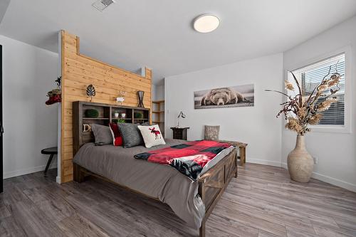 Chambre à coucher - 22 Rue Des Ardoises, Sainte-Agathe-Des-Monts, QC - Indoor Photo Showing Bedroom