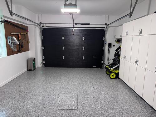 Garage - 22 Rue Des Ardoises, Sainte-Agathe-Des-Monts, QC - Indoor Photo Showing Garage