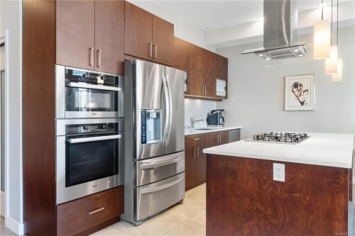 403-10 Chapel St, Nanaimo, BC - Indoor Photo Showing Kitchen
