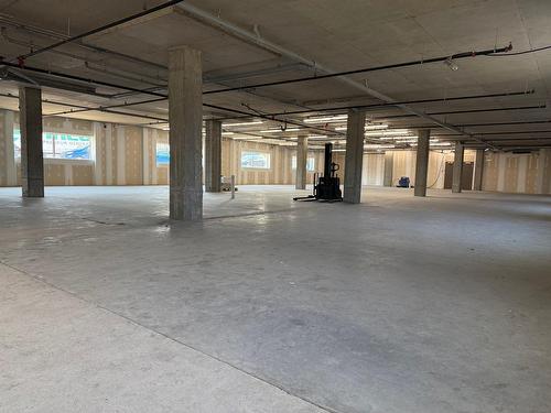 Intérieur - 020-155 Boul. Lacombe, Repentigny (Le Gardeur), QC - Indoor Photo Showing Garage