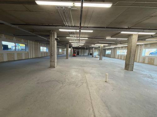 Intérieur - 020-155 Boul. Lacombe, Repentigny (Le Gardeur), QC - Indoor Photo Showing Garage