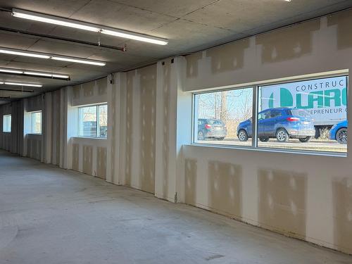 Intérieur - 020-155 Boul. Lacombe, Repentigny (Le Gardeur), QC - Indoor