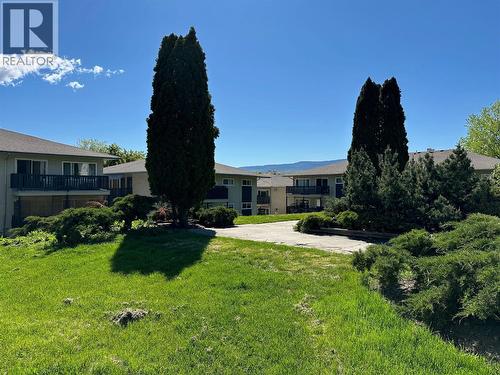 Hawthorne Lane Courtyard - 3505 38 Street Unit# 215, Vernon, BC - Outdoor