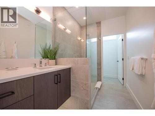 Master ensuite- 4 piece - 105 Predator Ridge Drive Unit# 4, Vernon, BC - Indoor Photo Showing Bathroom