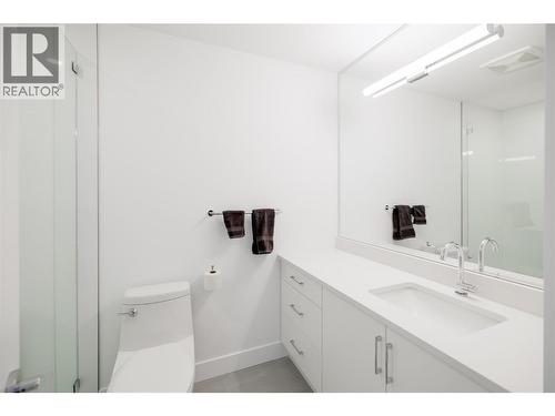 2100 Campbell Place Unit# 160, West Kelowna, BC - Indoor Photo Showing Bathroom