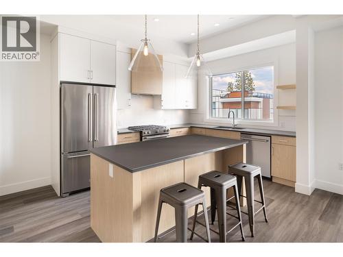 2100 Campbell Place Unit# 160, West Kelowna, BC - Indoor Photo Showing Kitchen