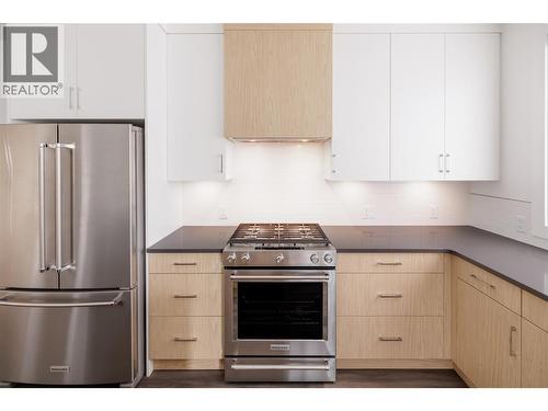 2100 Campbell Place Unit# 160, West Kelowna, BC - Indoor Photo Showing Kitchen