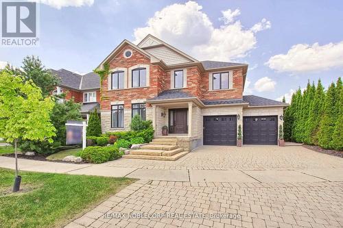 22 ESCAPADE DRIVE  Richmond Hill, ON L4E 4X7