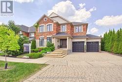22 ESCAPADE DRIVE  Richmond Hill, ON L4E 4X7