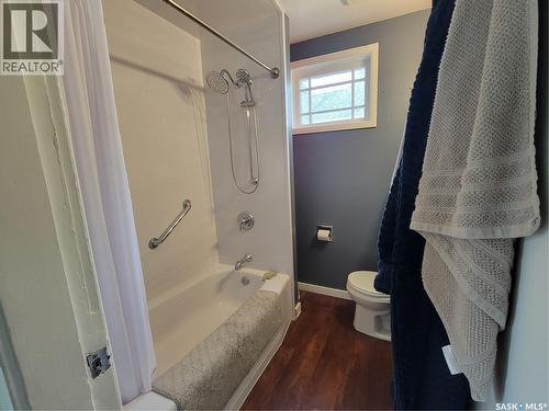 406 1St Street E, Wilkie, SK - Indoor Photo Showing Bathroom